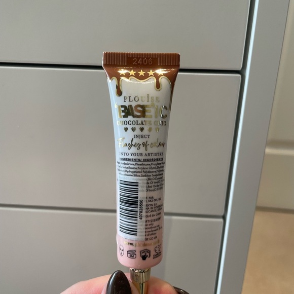 Plouise Eyeshadow Base - Picture 2 of 2